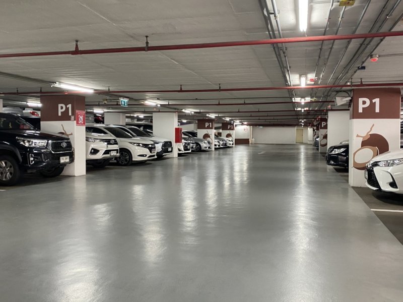 Bamrungraj Car Park